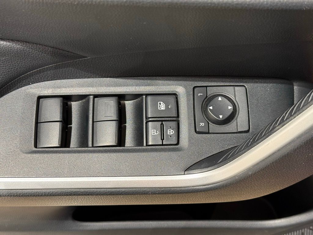 Thumbnail: 2020 Toyota RAV4 - 16