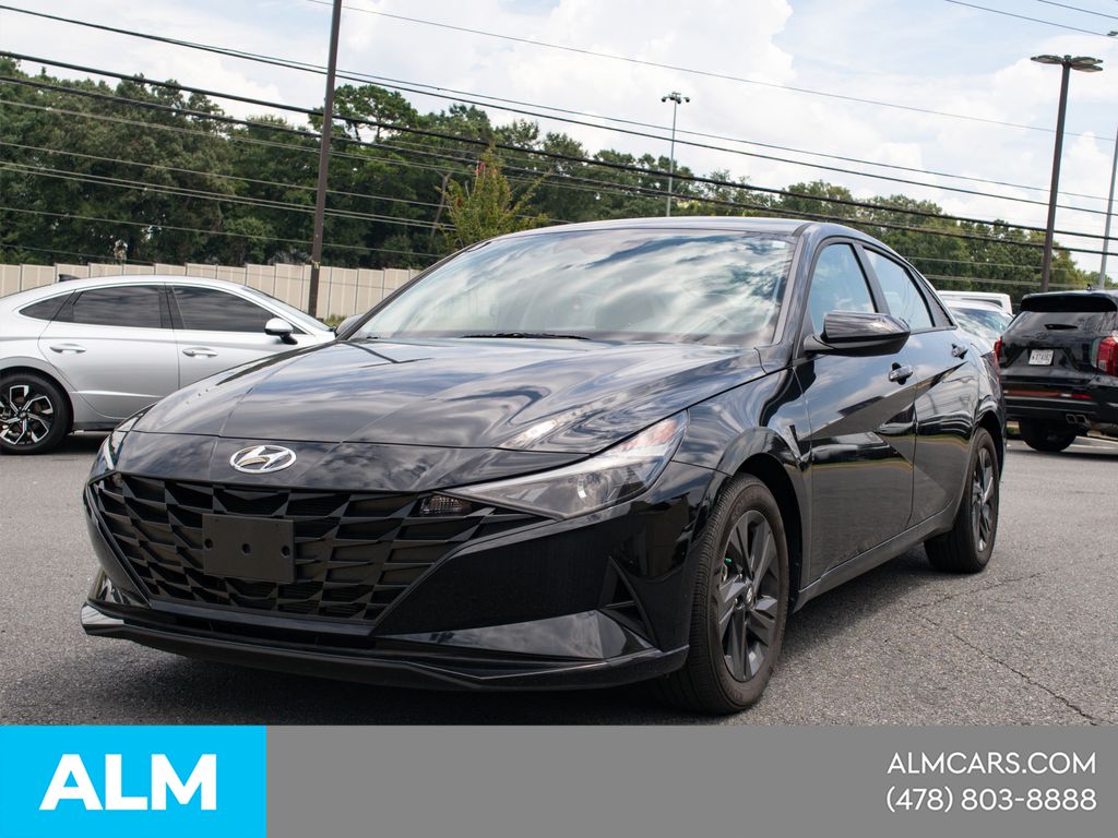 Used 2023 Black Hyundai SEL image 4