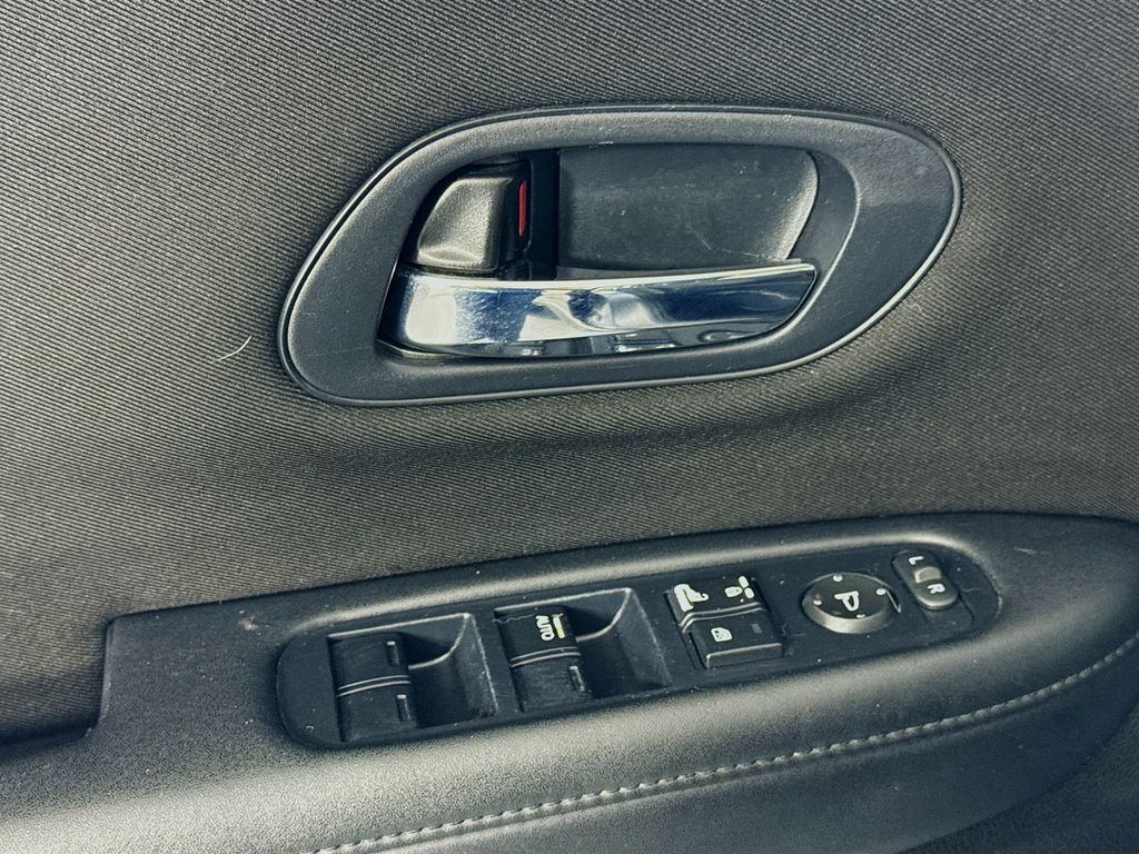 Used Car 2017 Honda Hr-v  Lx For Sale Under $12,000 In Austin, Texas