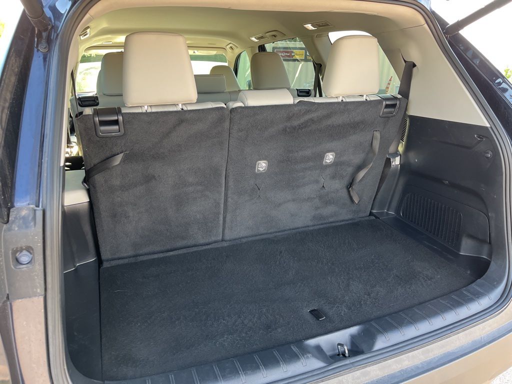 2024 Toyota Grand Highlander XLE 9