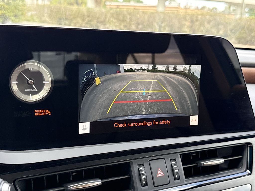 Thumbnail: 2025 Lexus ES - 24