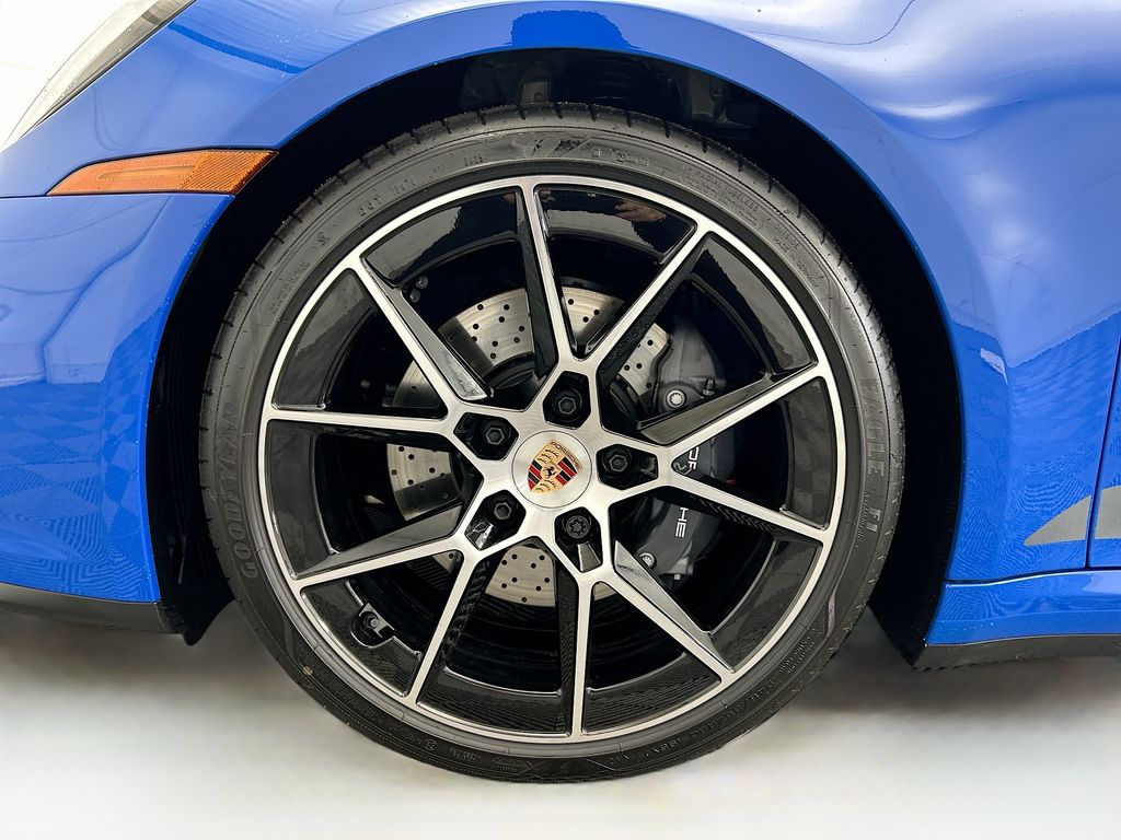 Thumbnail: 2025 Porsche 911 - 27