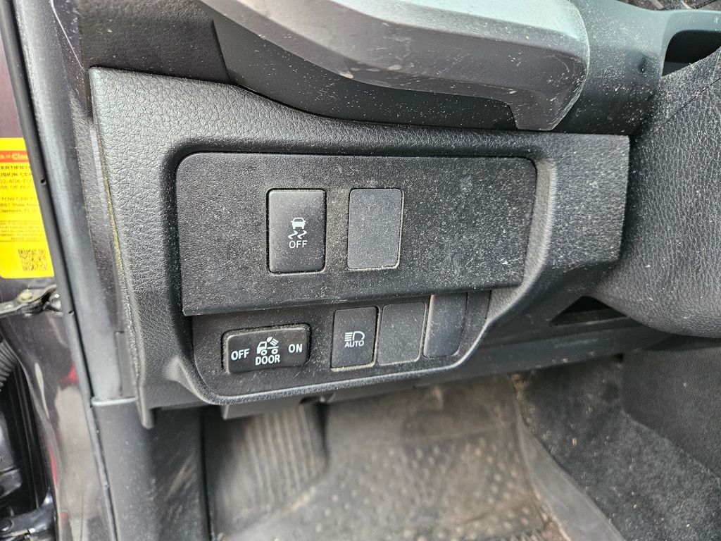 2023 Toyota Tacoma SR5 18