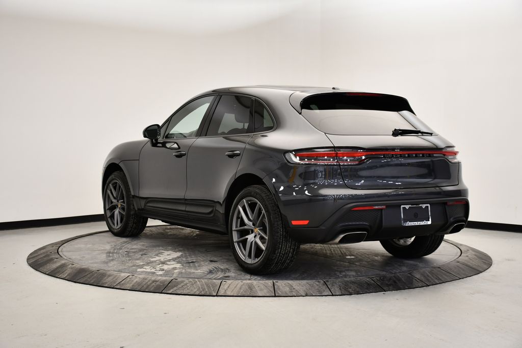 Thumbnail: 2025 Porsche Macan - 3