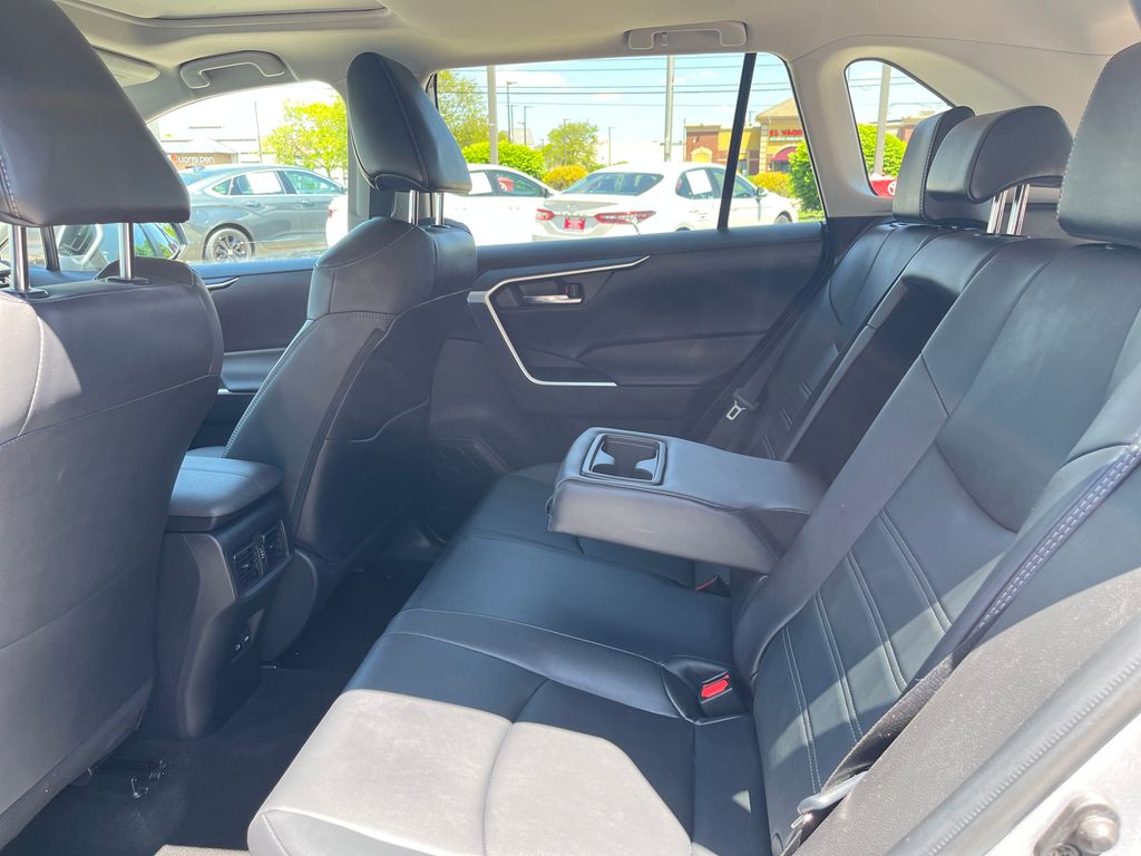 2022 Toyota RAV4 Hybrid XLE Premium photo