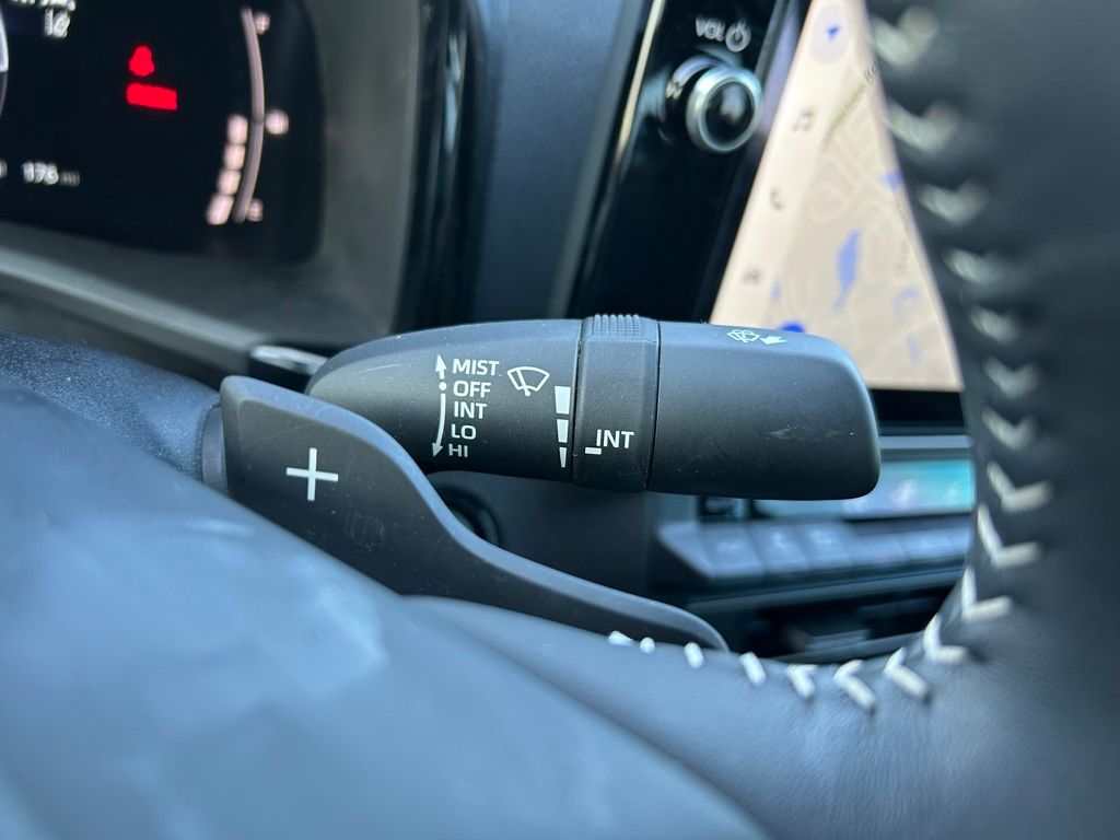 2025 Toyota Camry SE 21