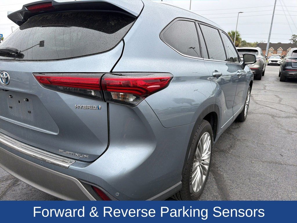 2023 Toyota Highlander Hybrid Platinum