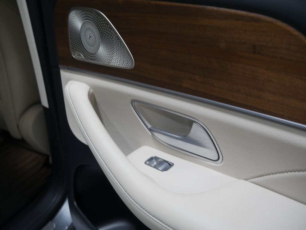 Thumbnail: 2023 Mercedes-Benz GLE - 29