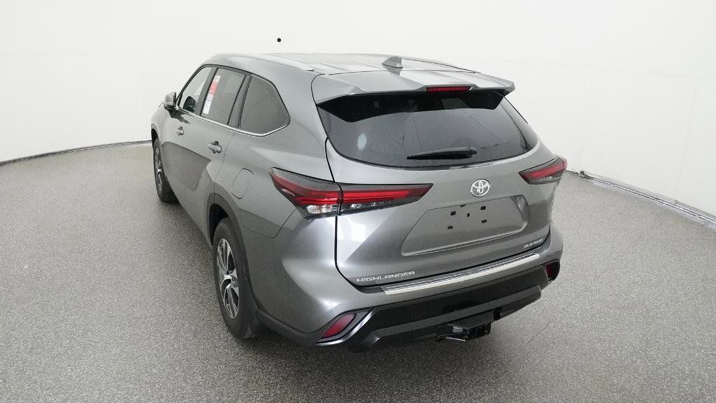 Thumbnail: 2026 Toyota Highlander - 3