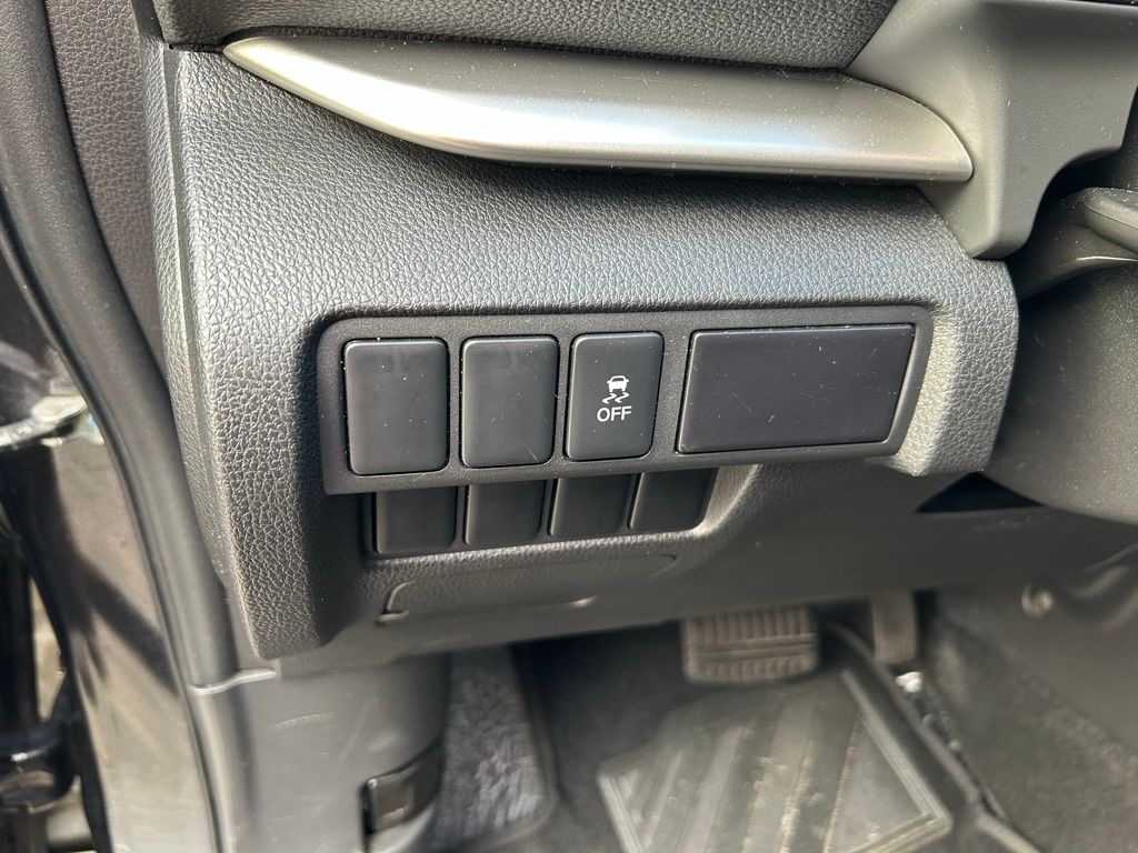 Thumbnail: 2019 Mitsubishi Eclipse Cross - 16