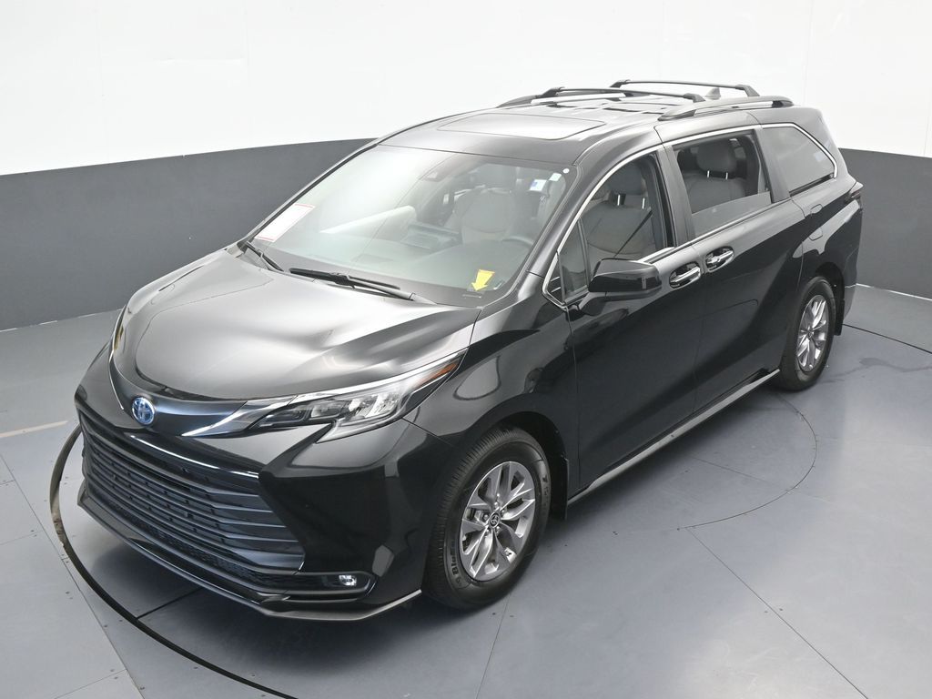 Used 2025 Midnight Black Metallic Toyota XLE image 50