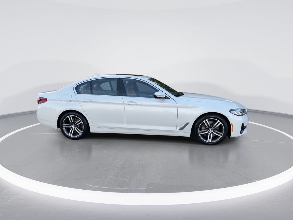 Thumbnail: 2022 BMW 5 Series - 9