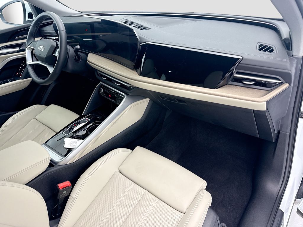 Thumbnail: 2025 Audi Q5 - 16