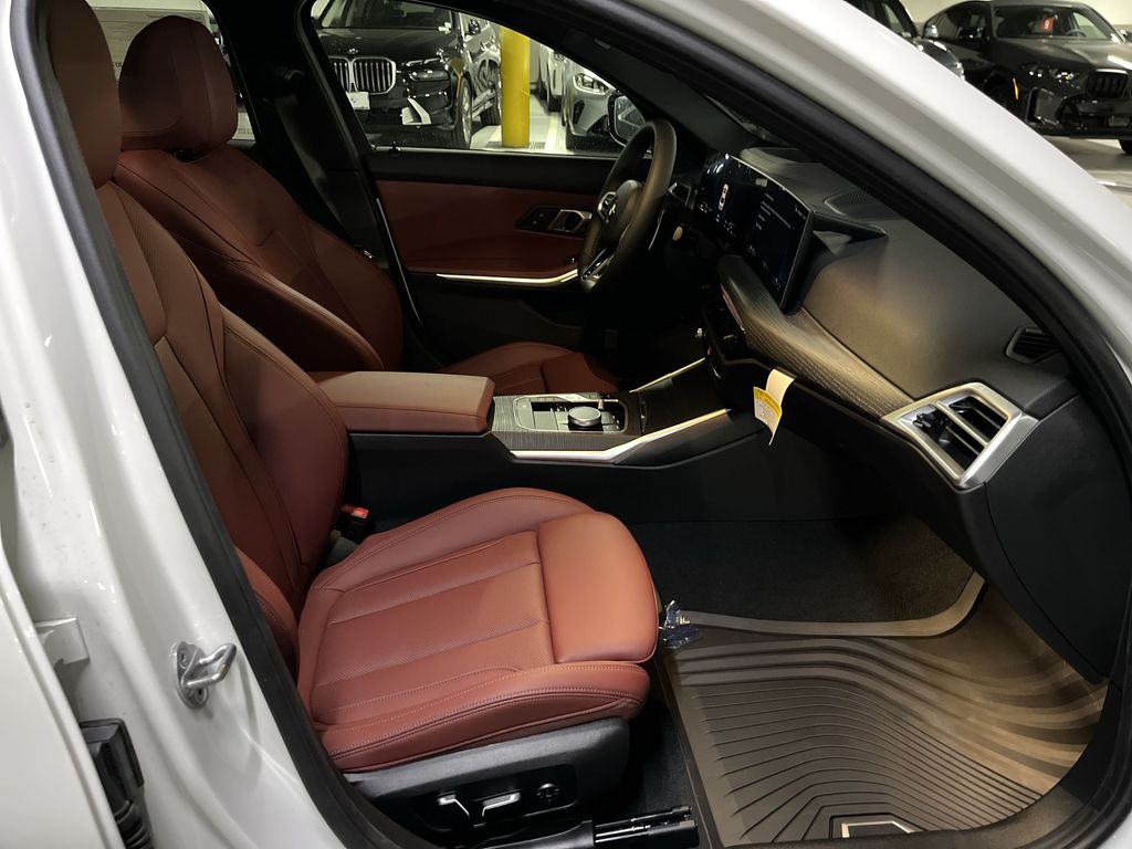 Thumbnail: 2025 BMW 3 Series - 25