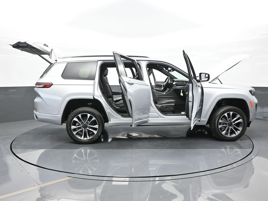 Used 2024 Silver Zynith Jeep Overland image 66