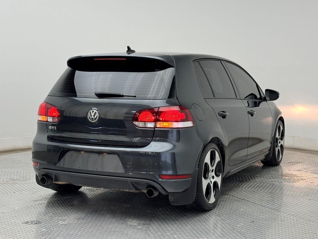 2012 Volkswagen Golf GTI Autobahn 10