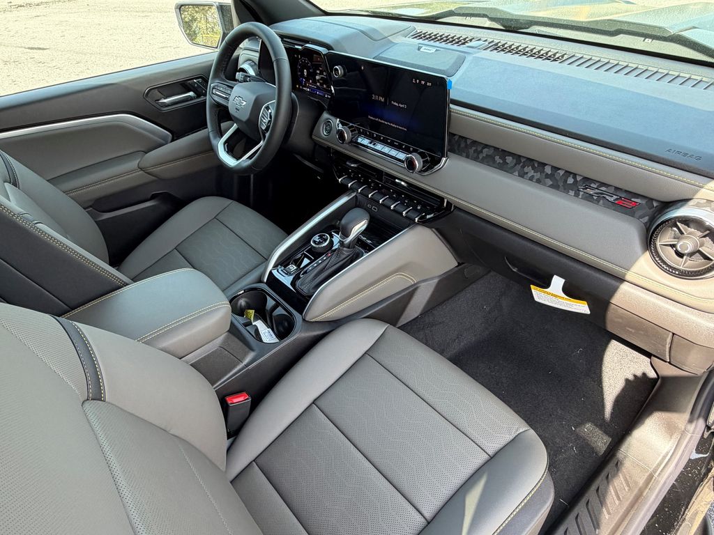 View vehicle photo 4