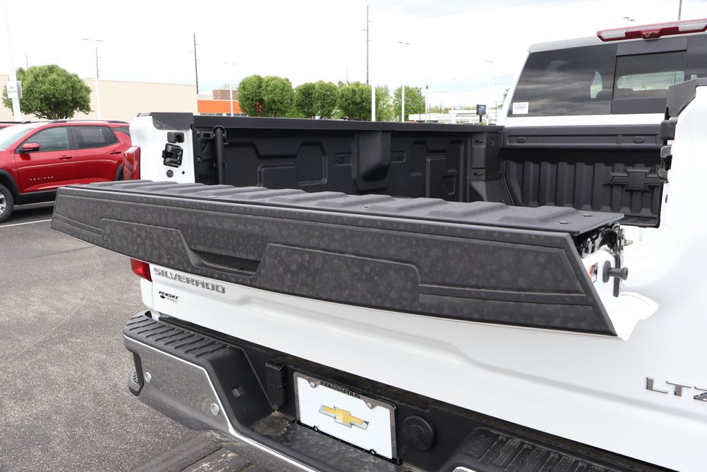 2025 Chevrolet Silverado 3500 LTZ 13
