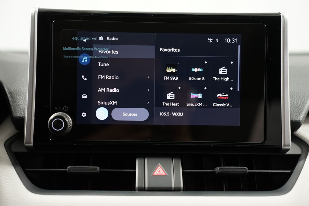 2025 Toyota RAV4 XLE 18