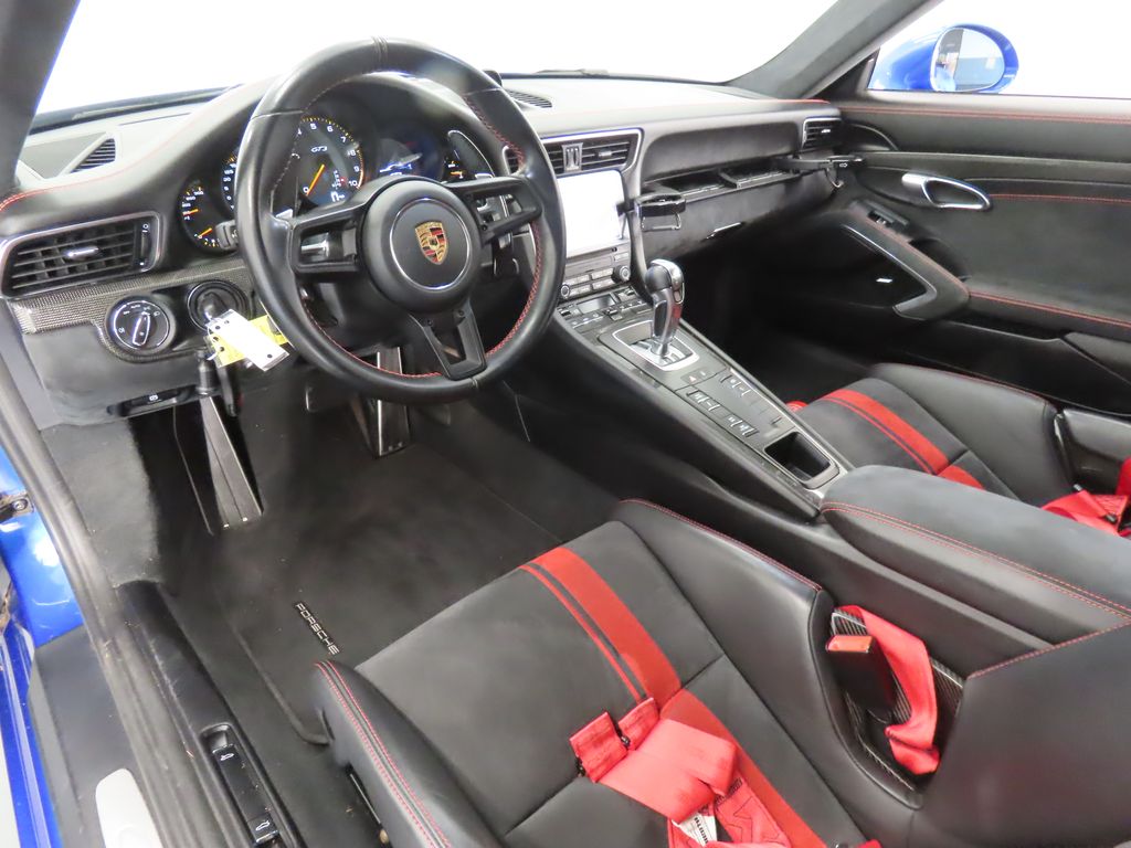 Thumbnail: 2018 Porsche 911 - 4