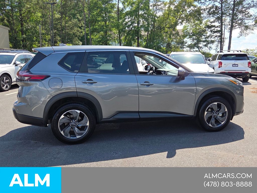 Used 2025 Gray Nissan SV image 7