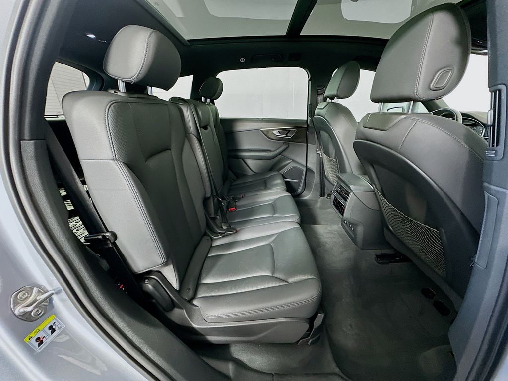 Thumbnail: 2021 Audi Q7 - 28