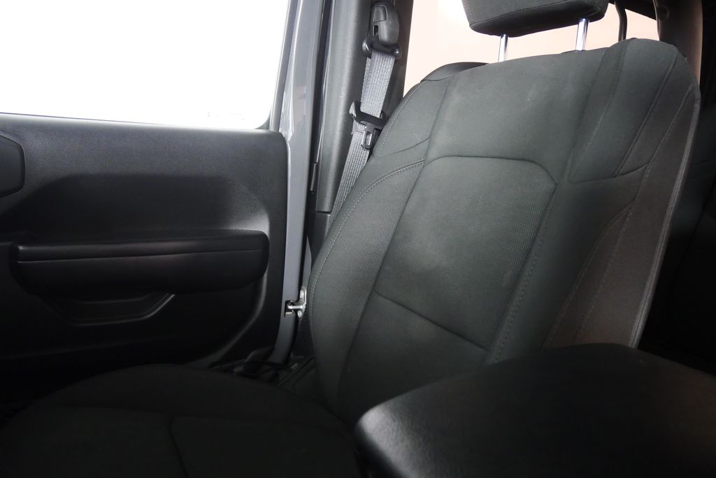 Thumbnail: 2020 Jeep Wrangler - 20