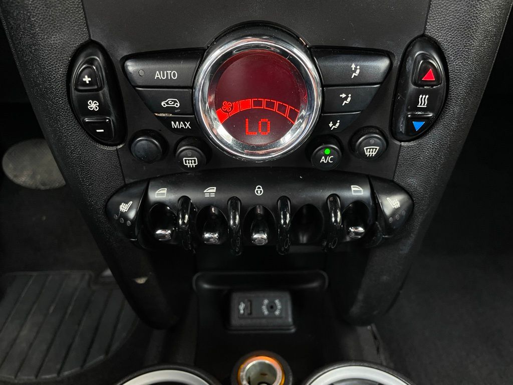2015 MINI Cooper Base 19