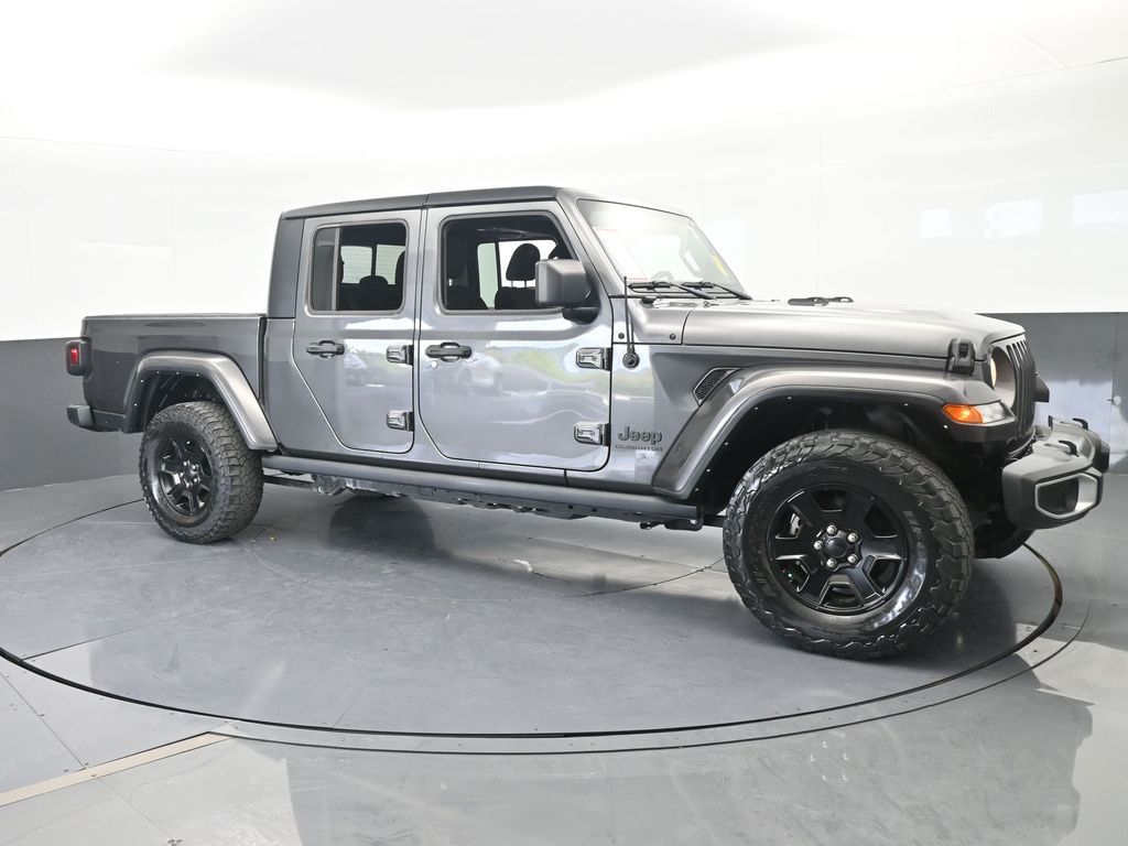 Used 2022 Granite Crystal Metallic Clearcoat Jeep Sport image 8