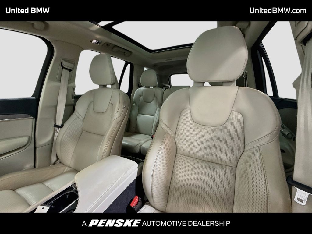 Thumbnail: 2022 Volvo XC90 - 12