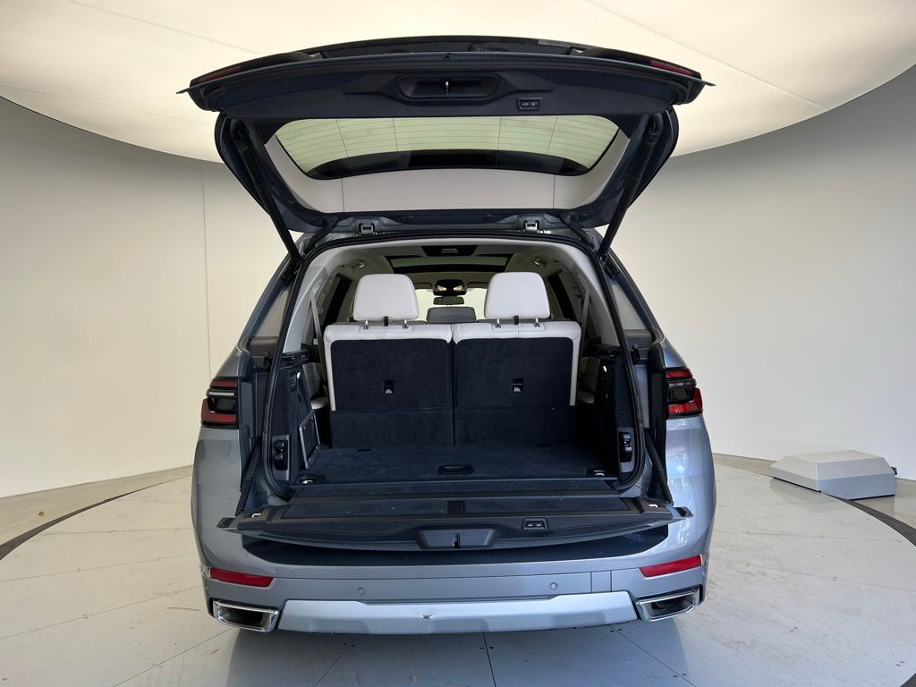 Thumbnail: 2024 BMW X7 - 5