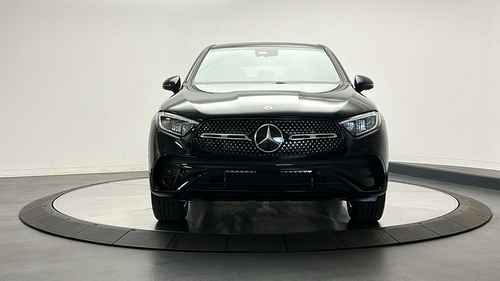 2025 Mercedes-Benz GLC 300 2