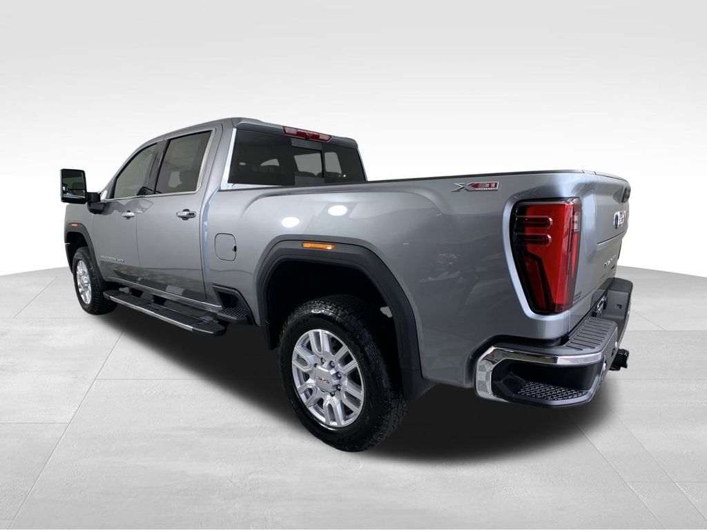 2024 GMC Sierra 2500HD SLT 3