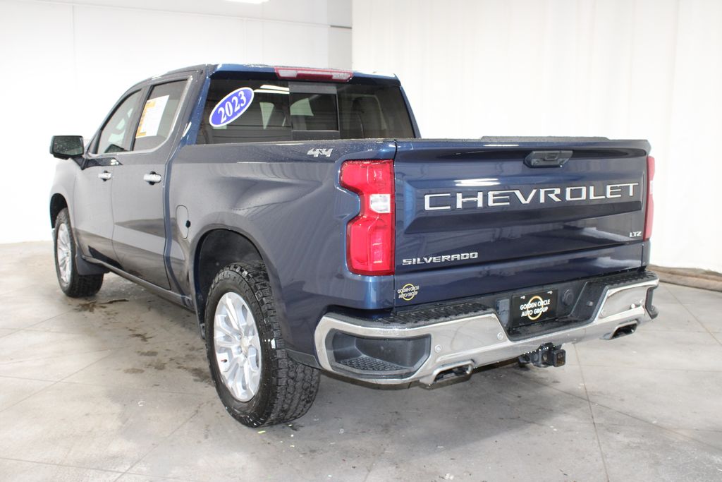 View vehicle photo 7