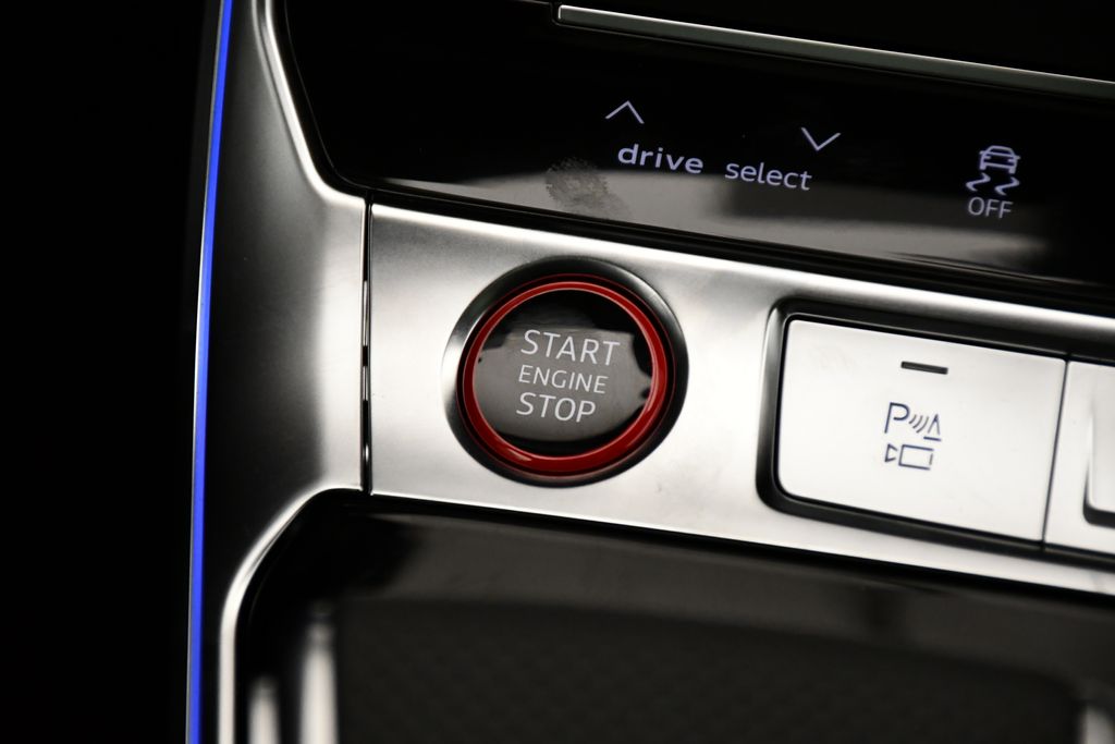 Thumbnail: 2026 Audi RS 6 - 27