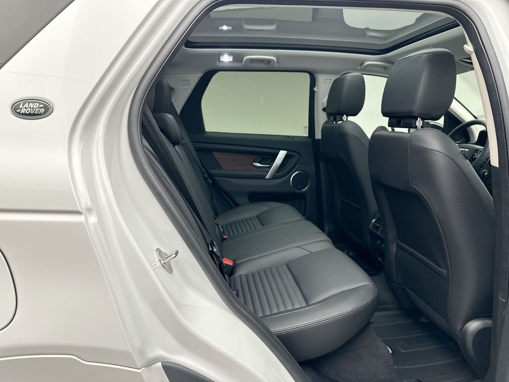 2024 Land Rover Discovery Sport S 4