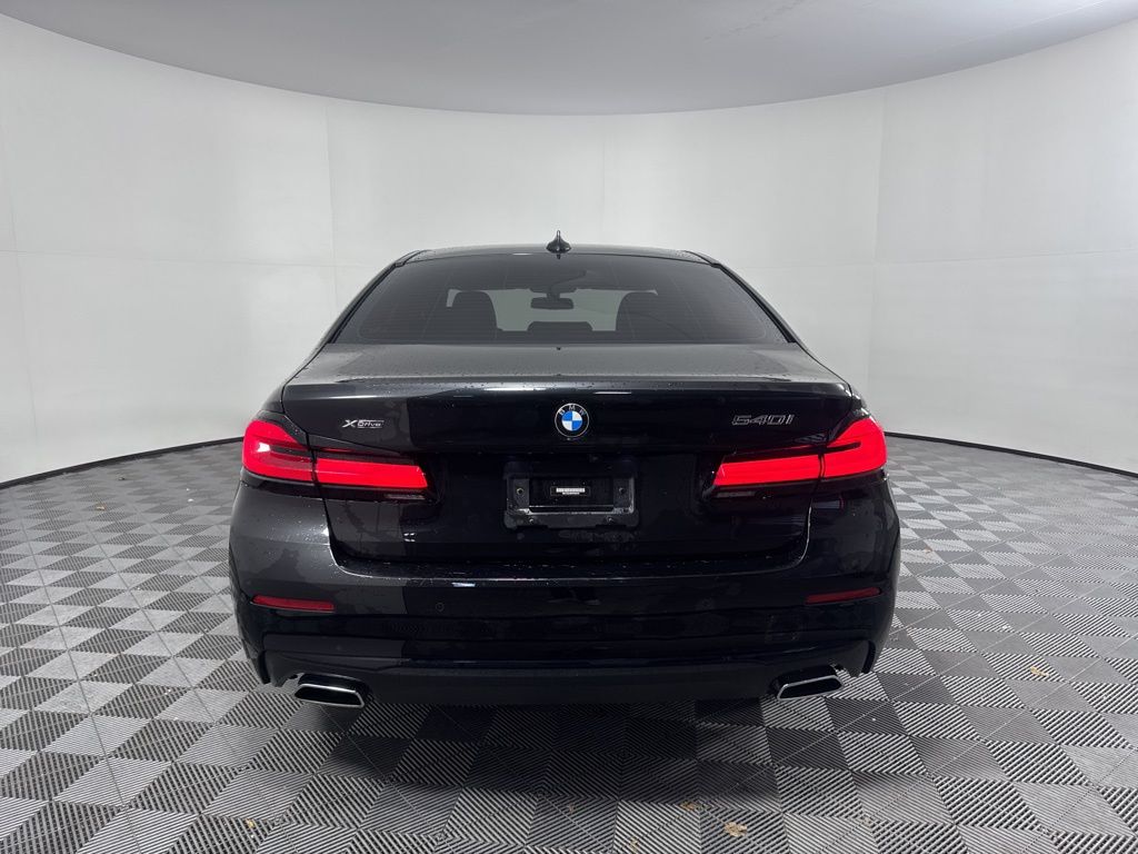Thumbnail: 2023 BMW 5 Series - 6