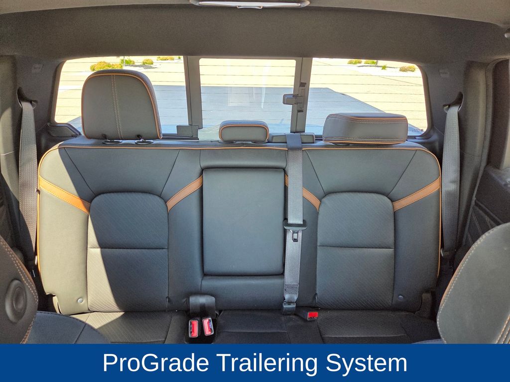 2023 GMC Canyon 4WD Crew Cab Short Box AT4