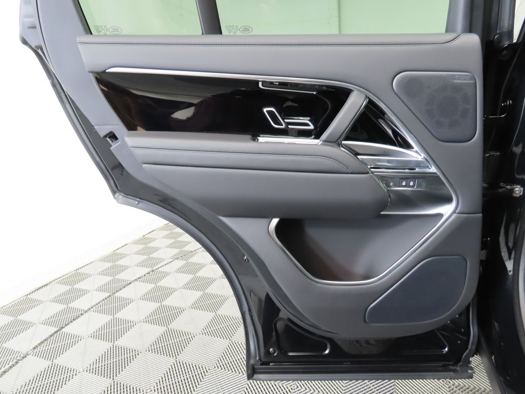 Thumbnail: 2025 Land Rover Range Rover - 27