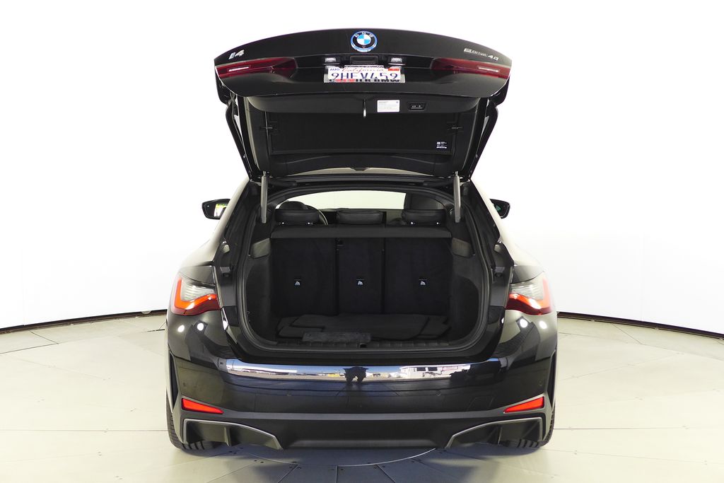 Thumbnail: 2023 BMW i4 - 10