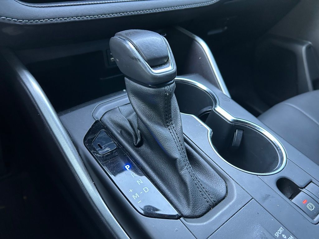 2022 Toyota Highlander XSE 27