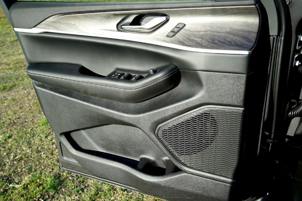 New Car 2025 Jeep Grand Cherokee  Limited For Sale Under $50,000 In Taylor, Texas