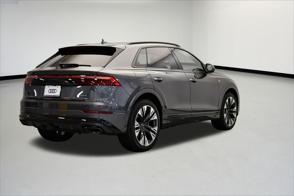 Thumbnail: 2026 Audi Q8 - 5