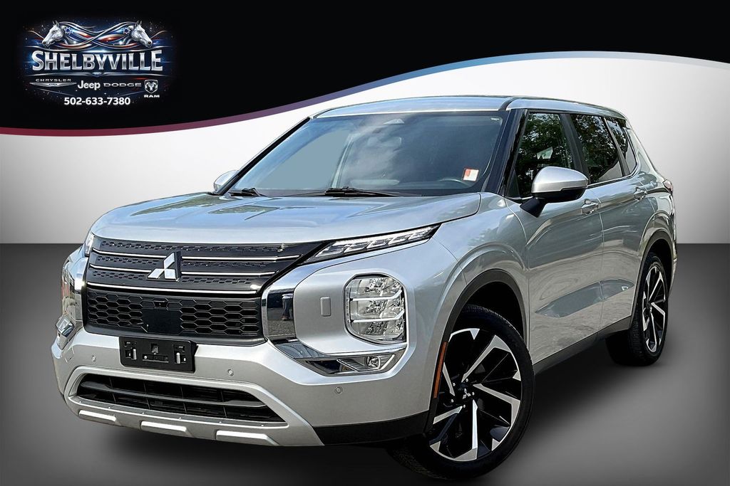 Silver 2024 Mitsubishi Outlander SUV / Crossover All-Wheel Drive Continuously Variable Transmission