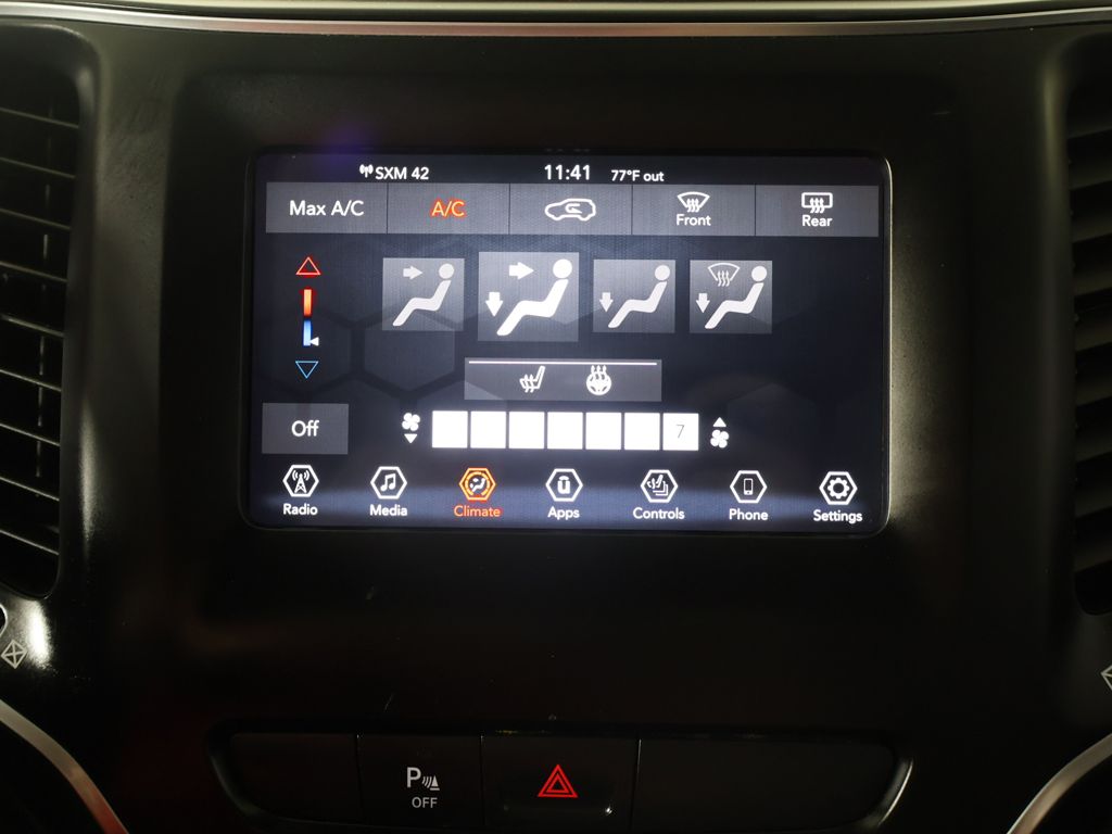 Used 2019 Gray Jeep Latitude Plus image 40