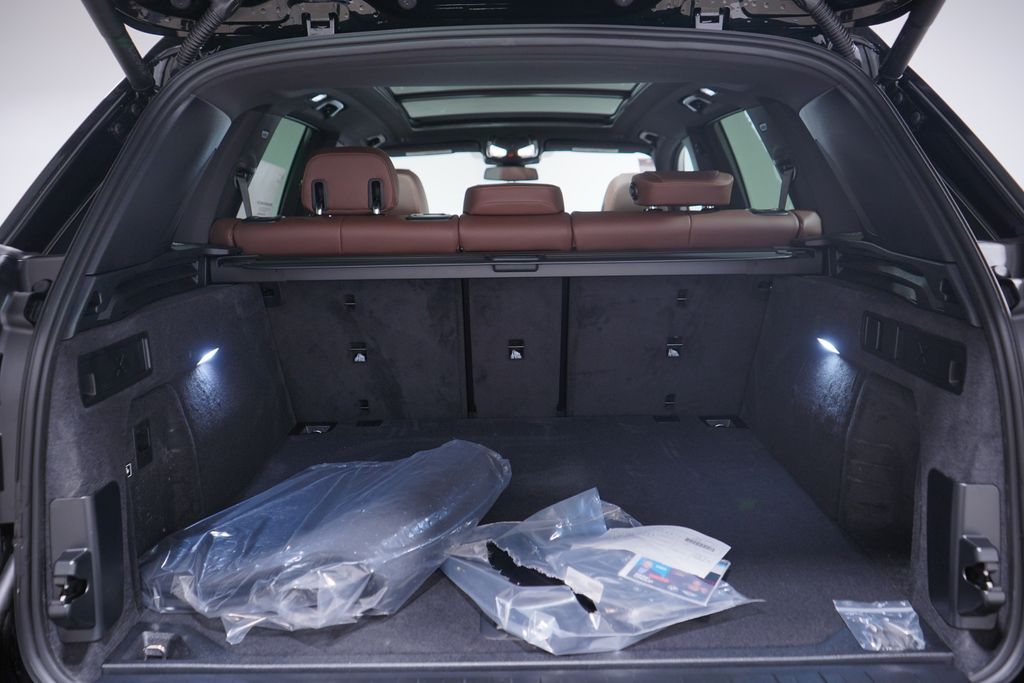 Thumbnail: 2026 BMW X5 - 13