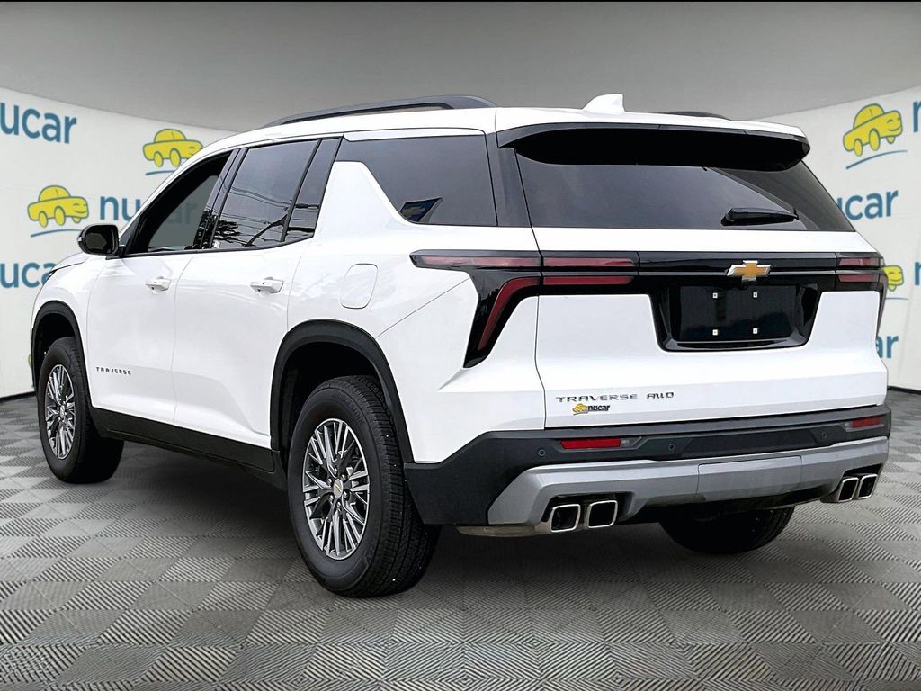 2026 Chevrolet Traverse — photo 4