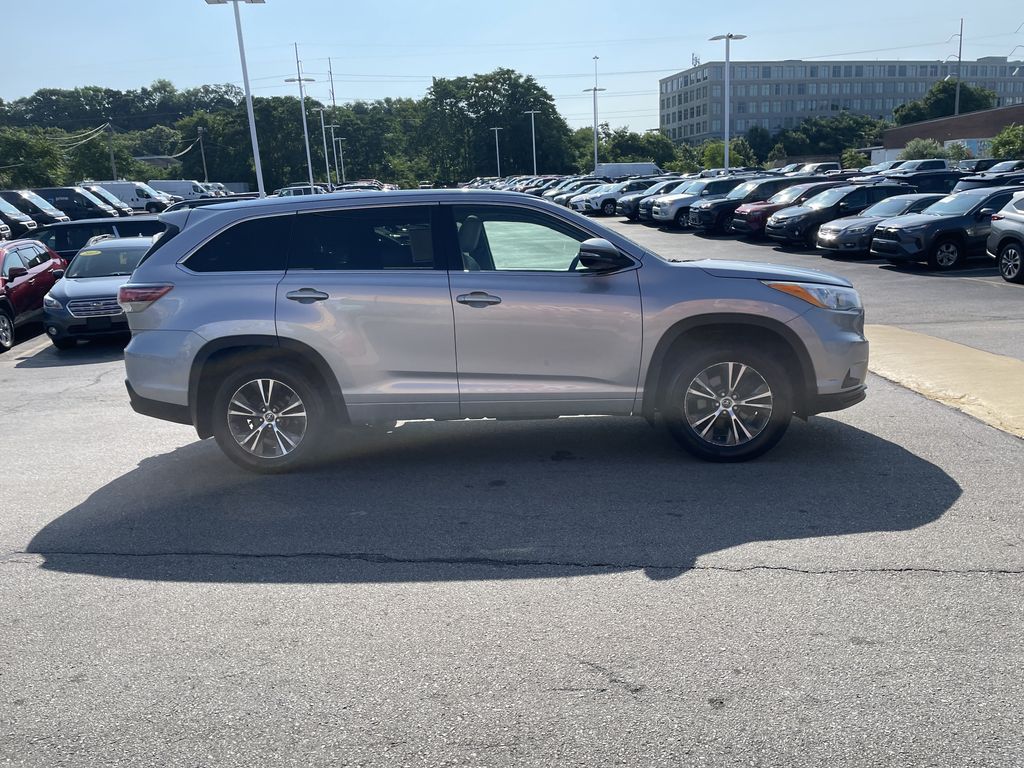 Used 2016 Toyota Highlander SUV