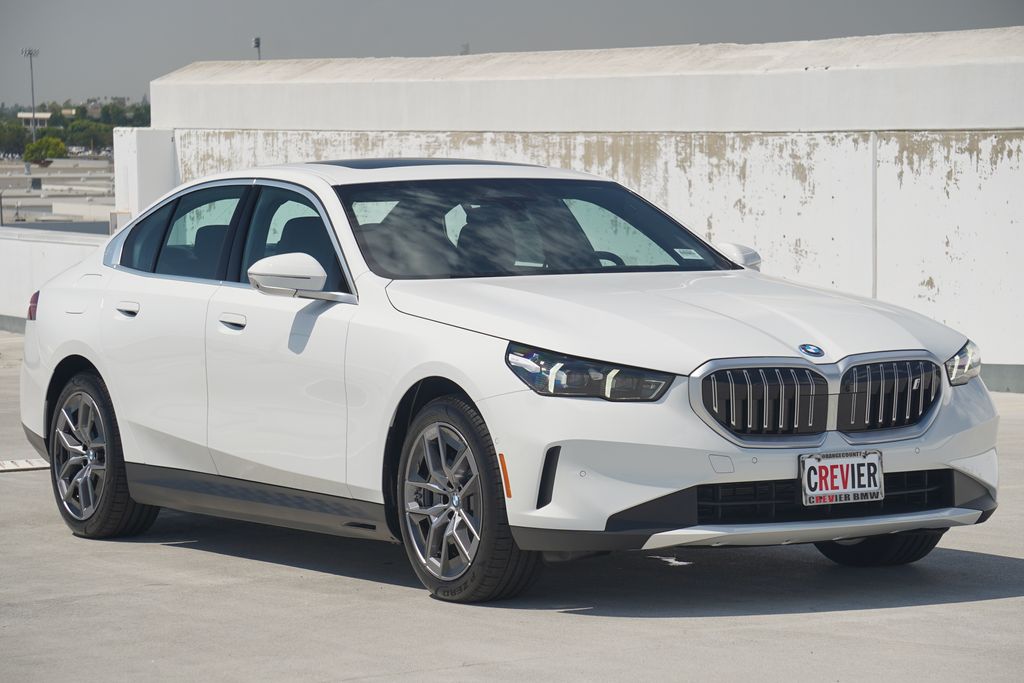 Thumbnail: 2026 BMW i5 - 3