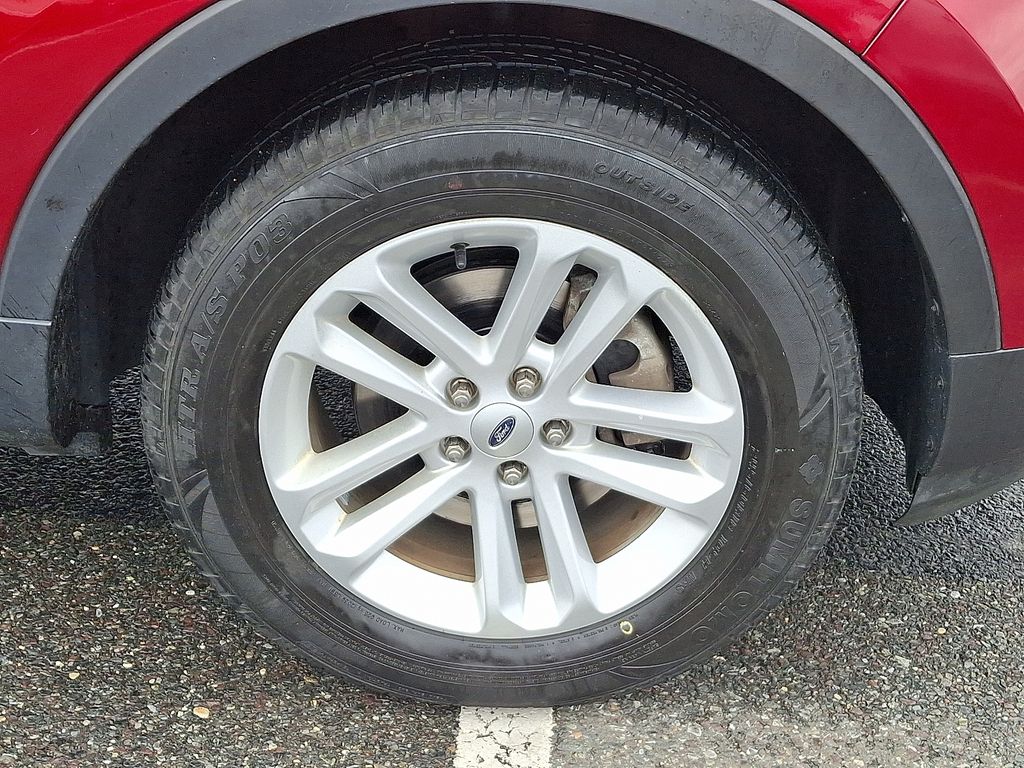 Thumbnail: 2015 Ford Explorer - 8